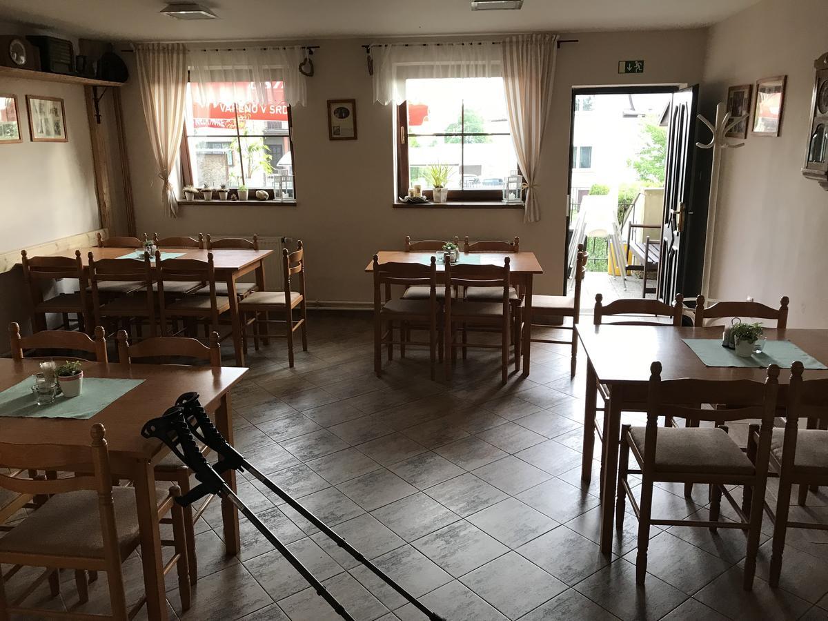 Restaurace A Penzion U Hasicu Klimkovice Exterior foto